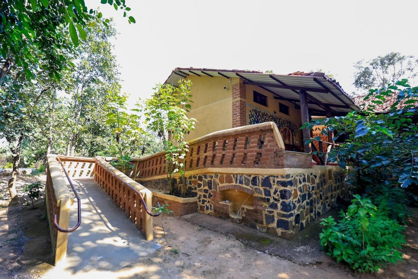 Surwahi Social Ecoestate Kānha Exterior photo